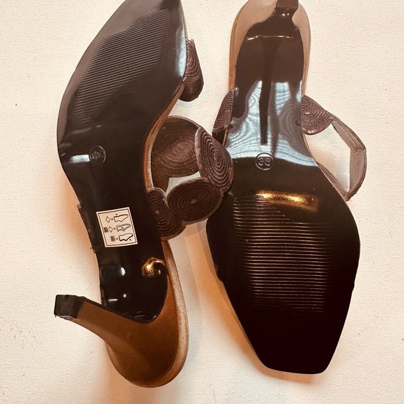 MELAN Moda Italy Sandals Leather Satin Metallic Bronze 3” Heel NEW Sz 38 7.5 - Picture 9 of 9